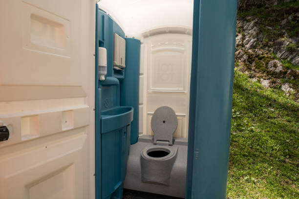 Best Sanitation services for porta potties  in La Riviera, CA
